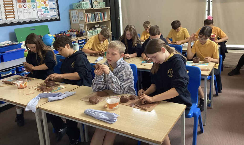 Herons’ Moor pupils craft Greek pots